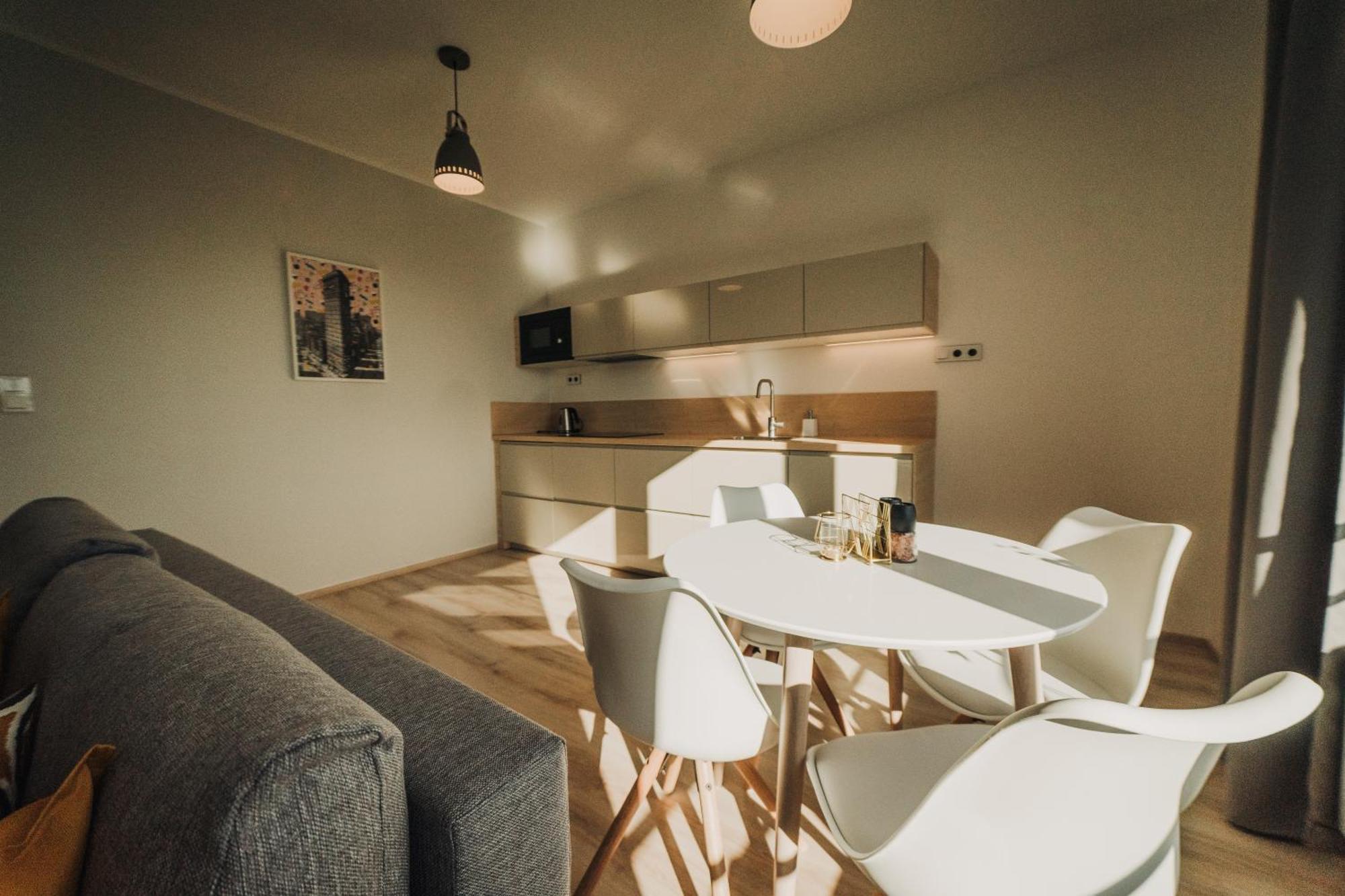 Citybeat Apartments, 400M From The Square Plzeň Extérieur photo